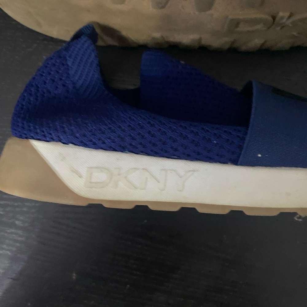 DKNY Boys Slip On Sneakers shoes Navy Size 5 - Picture 4 of 5